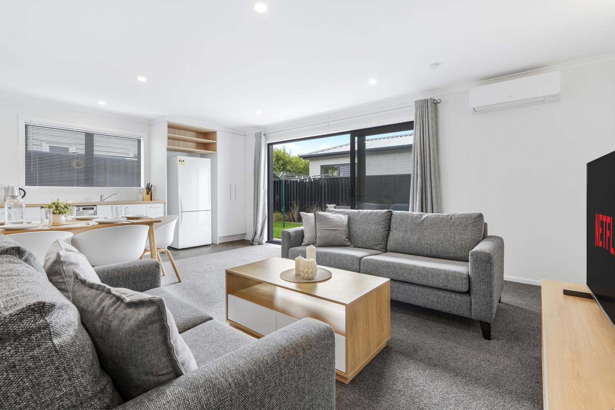 Modern Retreat With King Bed - By Kosh Bnb Χάμιλτον Εξωτερικό φωτογραφία