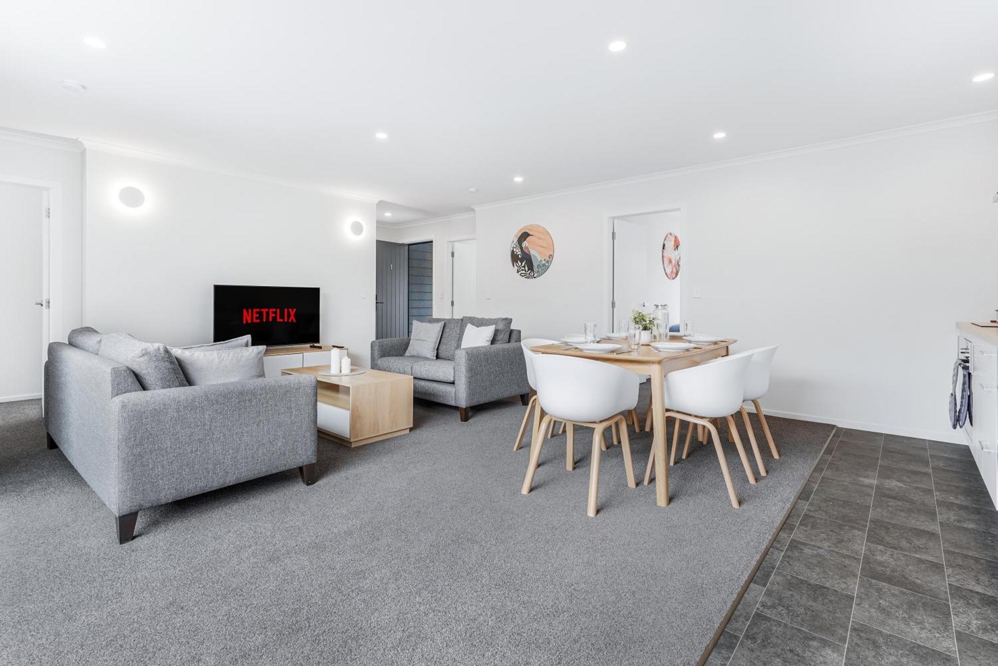 Modern Retreat With King Bed - By Kosh Bnb Χάμιλτον Εξωτερικό φωτογραφία